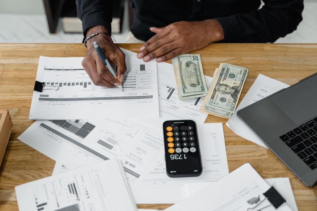 Calculating per-seat cost of AI meeting assistants for a team